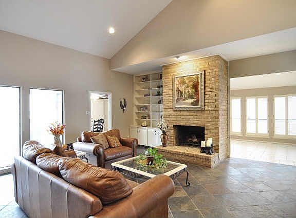 2nd image of 15114 Leafy Ln
