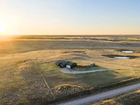 6733 N 2760th Rd, Waurika, OK 73573