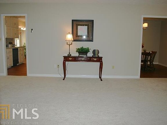 4th image of 106 Carrollwood Dr