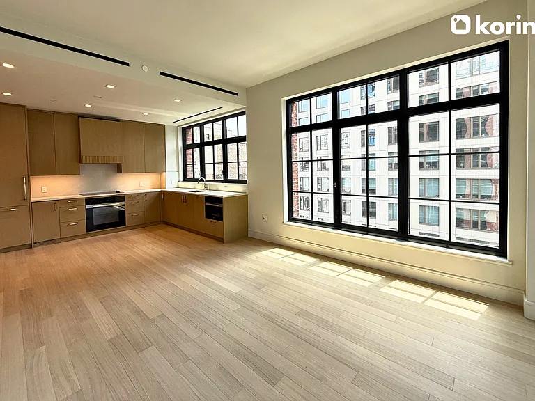 201 E 23rd St #9B — Photo 3