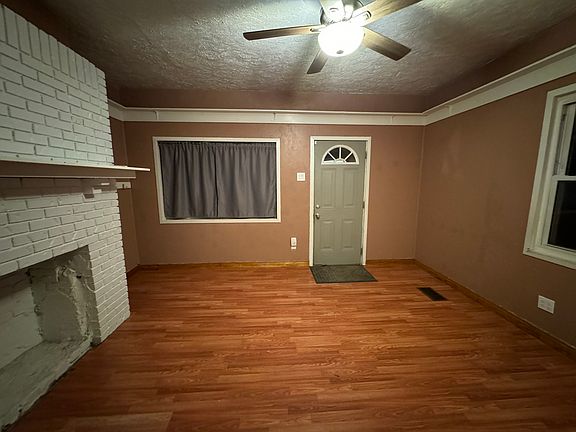 2nd image of 211 Railroad Ave #3