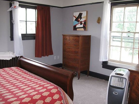 2nd image of 24 Woodland Pl #1