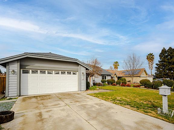 2nd image of 615 Forest Hills Dr