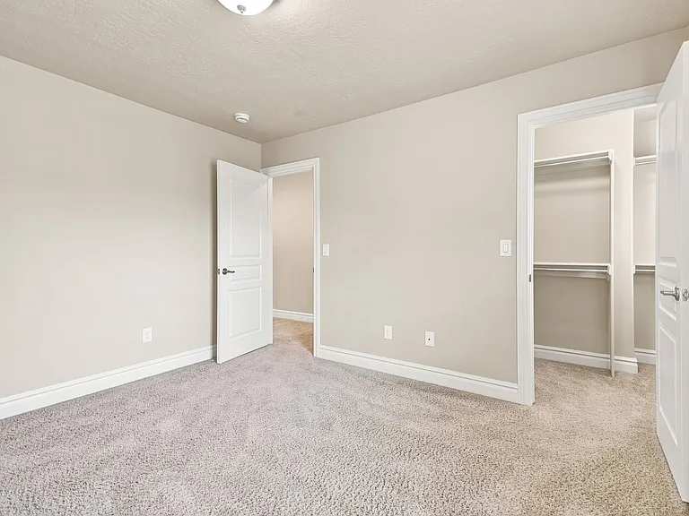 1360 E Foxmont Ln — Photo 22
