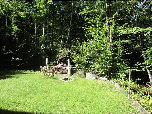 Private level backyard