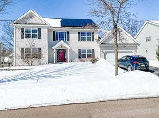 27 Tyler Dr, Essex Junction, VT 05452