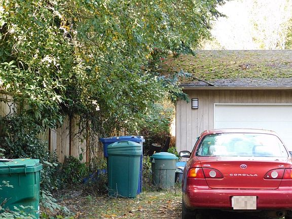 5th image of 20609 Poplar Way