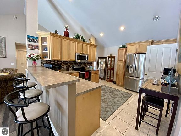 5th image of 622 Bertina Ln