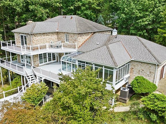 4th image of 110 Oakwood Pl