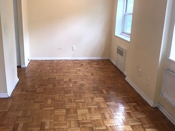 4th image of 600 Burke Ave APT 4C