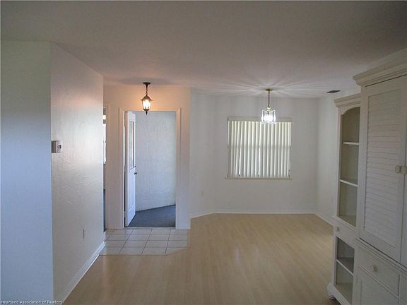 4th image of 70 Hickory Hills Cir