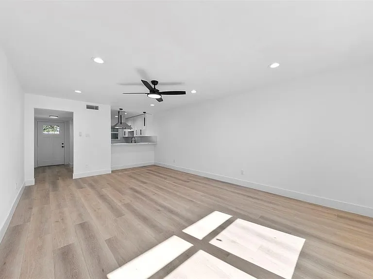 1514 Wirt Rd #8 — Photo 3