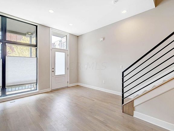 4th image of 306 Neruda Ave