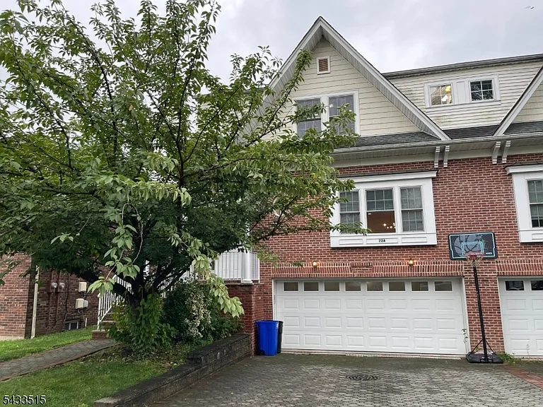 22 Ocean St #A — Photo 1