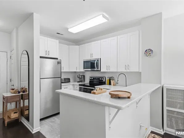 26 Ave At Port Imperial #313, West New York, NJ 07093