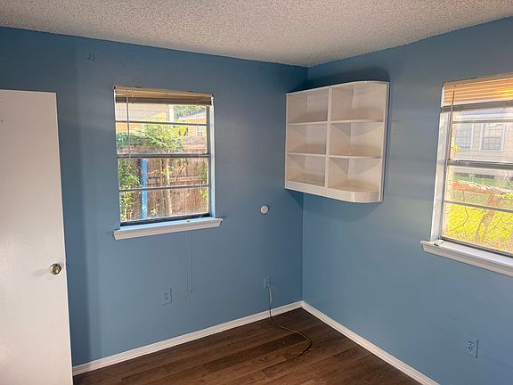 5th image of 2853 Wren St