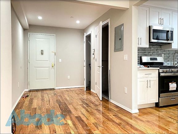 4th image of 110 Linden Blvd #A2