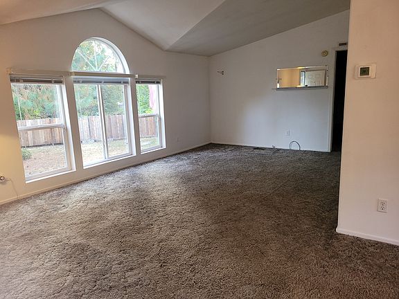 3rd image of 1677 Lampman Rd