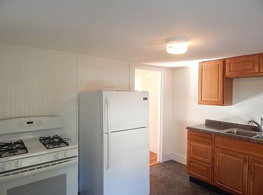3rd image of 9 Burns Ave #C