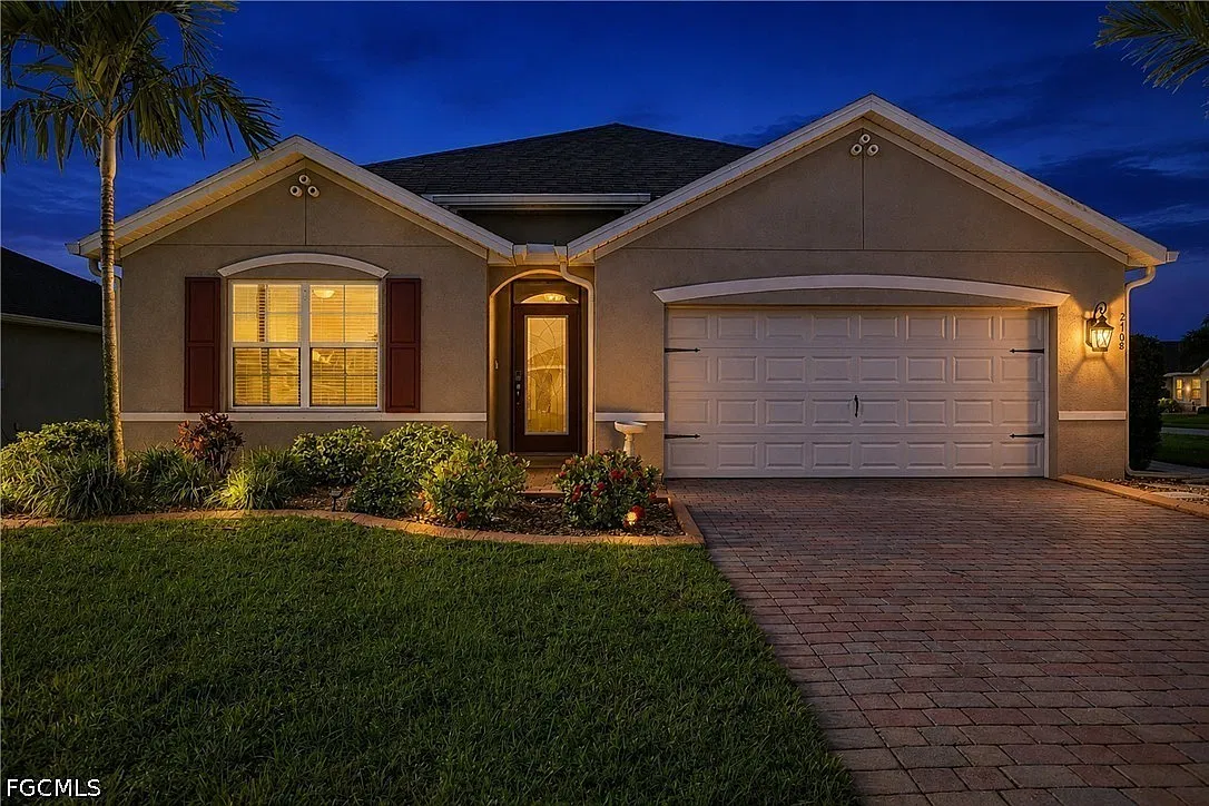 4 bed, 2.0 bath, 1828 sqft, $2,800 — Photo 2