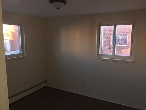 5th image of 323 Southside Pkwy APT 1