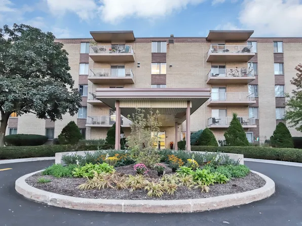 110 W Butterfield Rd APT 507S, Elmhurst, IL 60126