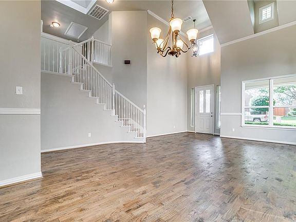 3rd image of 6210 Clear Creek Dr