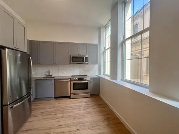 991 Saint Johns Place image 1 of 12