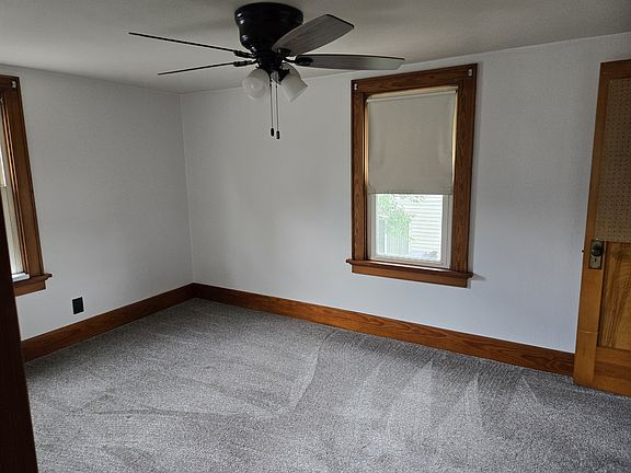 4th image of 608 Park St