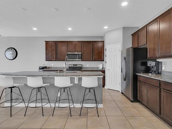5th image of 2172 BUR OAK BOULEVARD
