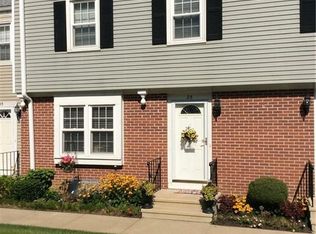 25 Tapping Reeve Vlg #25, Litchfield, CT 06759