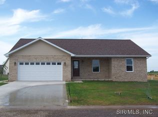 575 E Brook Dr, Aviston, IL 62216