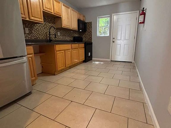 5th image of 24 E Abbottsford Ave Floor 1