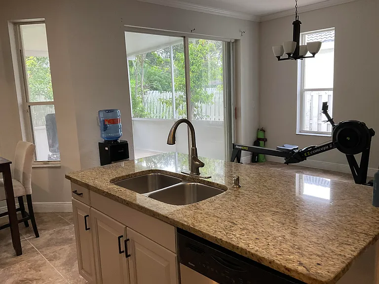 6566 Spring Meadow Dr — Photo 13