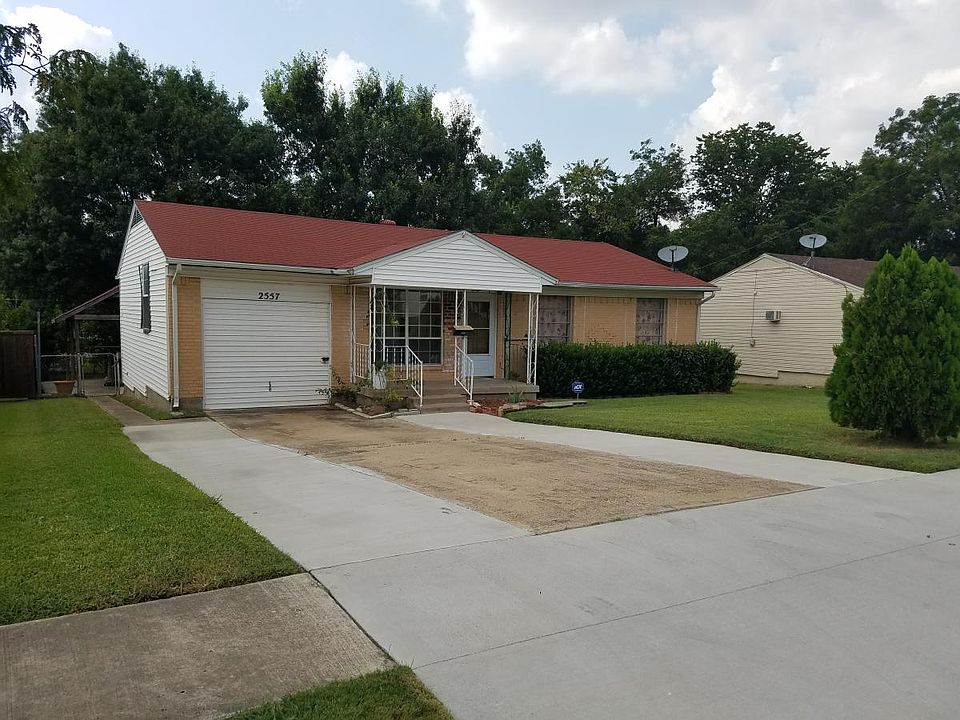 Front of House Wide shot 1