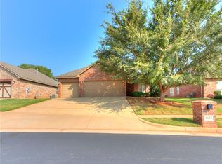 1633 Harvest Ln, Edmond, OK 73003