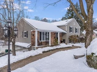 12 Valley View Trl, Sparta, NJ 07871