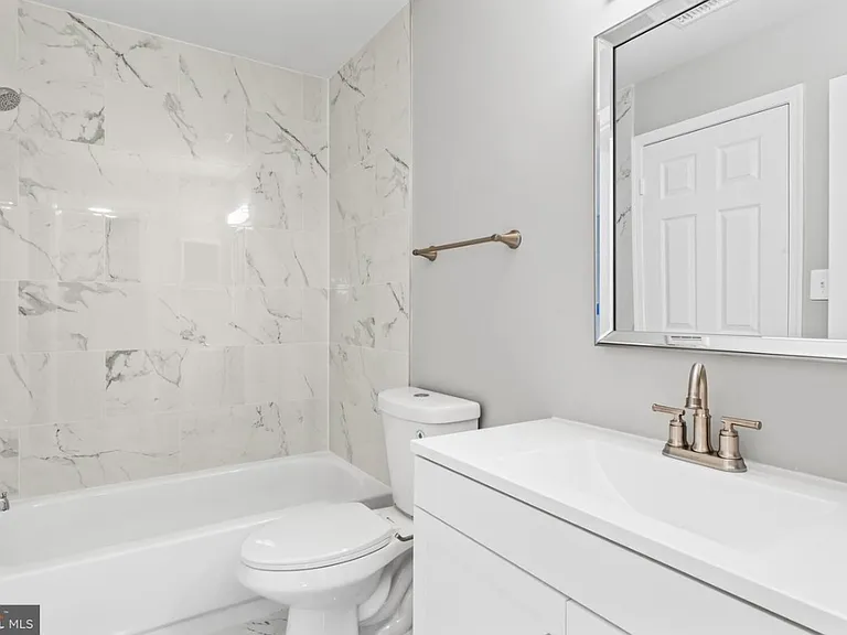 9553 Battery Heights Blvd #402 — Photo 9