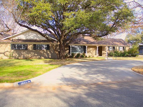 2nd image of 2623 Oaklawn Dr