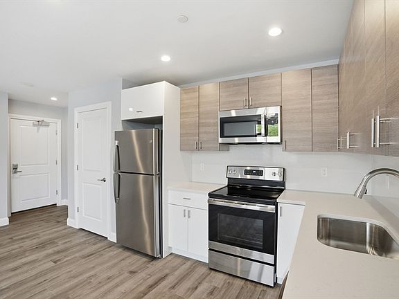 2nd image of 632 Centre St #203