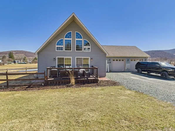 61 Carlton Dr, Covington, PA 16917