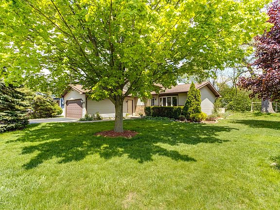 3rd image of 25 S Monica Dr