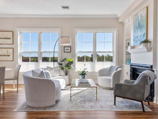 85 Memorial Road APT 512, West Hartford, CT 06107