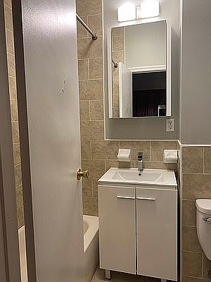 3rd image of 126 E 103rd St APT 5