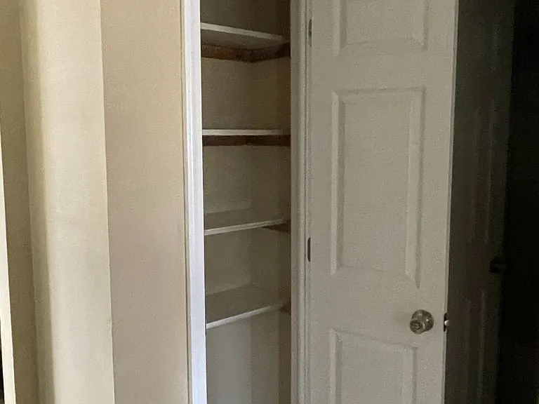 295 E Chris Dr — Photo 12