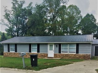 24 Pinewood Cir, Saint Albans, WV 25177