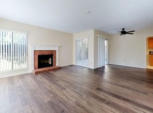 313 N Sprucewood Ave, Oak Park, CA 91377