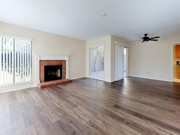 313 N Sprucewood Ave, Oak Park, CA 91377