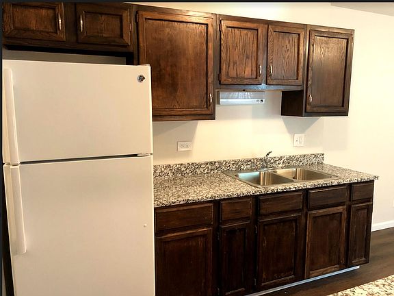 5th image of 204 Briarwood Ct