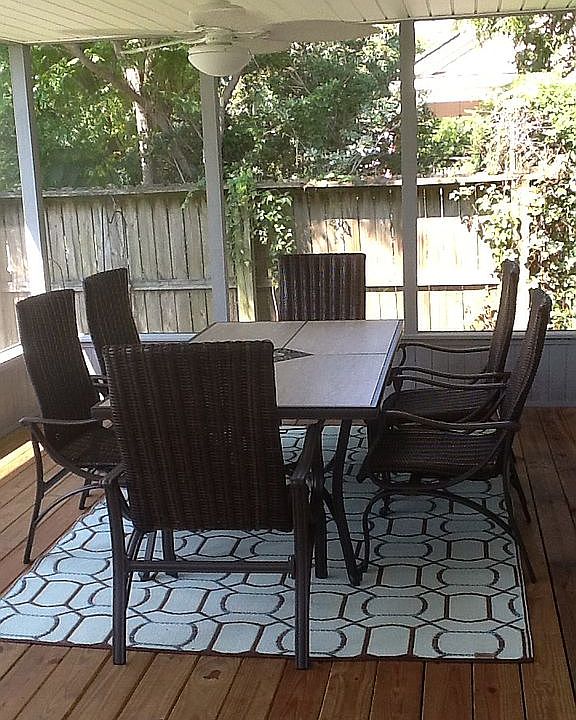 Screened porch dining